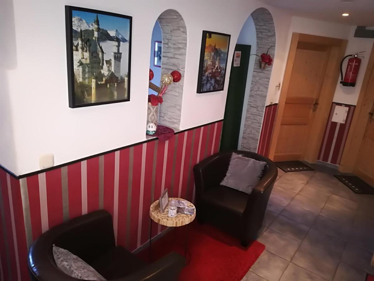 House La Neuschwanstein Blick - Budget City Hotel Füssen Εξωτερικό φωτογραφία