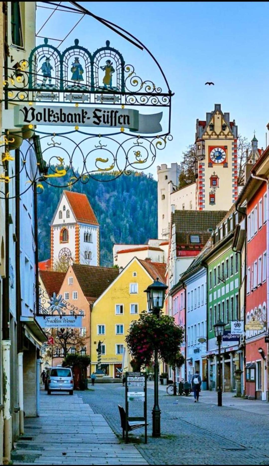 House La Neuschwanstein Blick - Budget City Hotel Füssen Εξωτερικό φωτογραφία